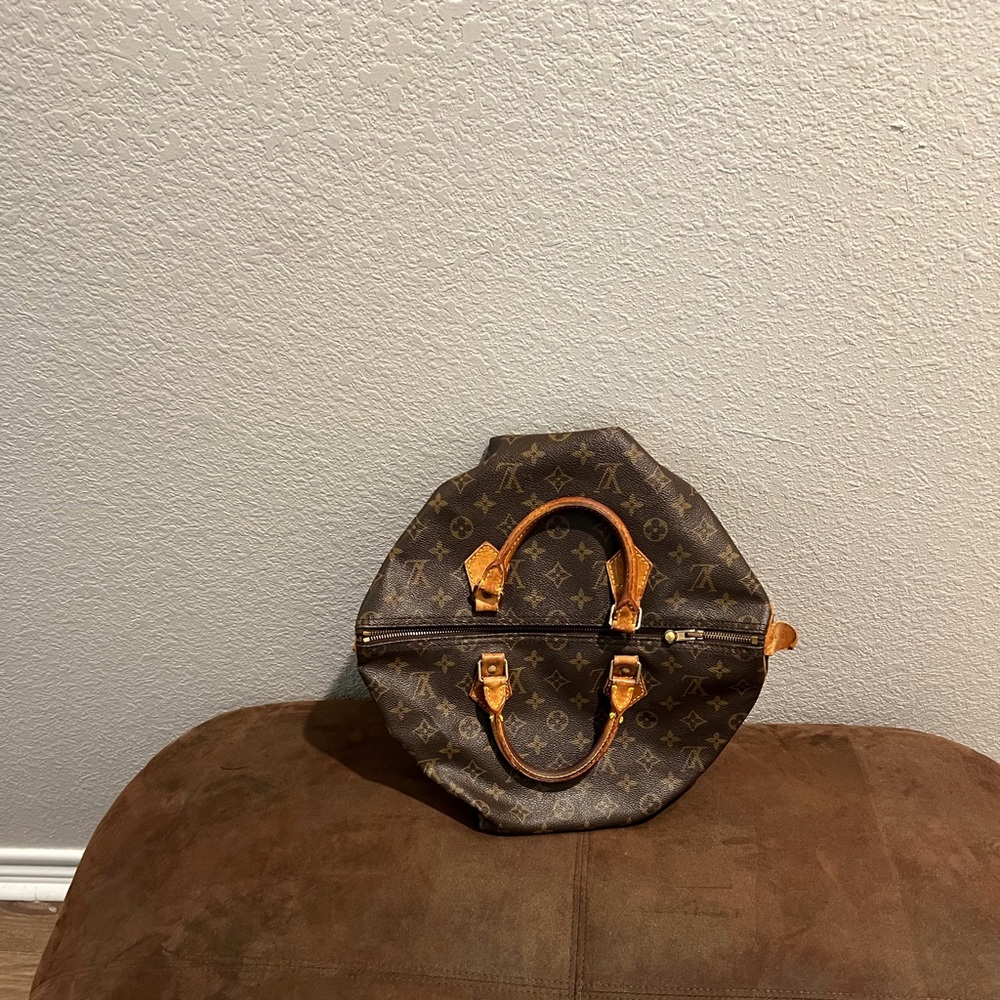 Louis Vuitton Speedy 35